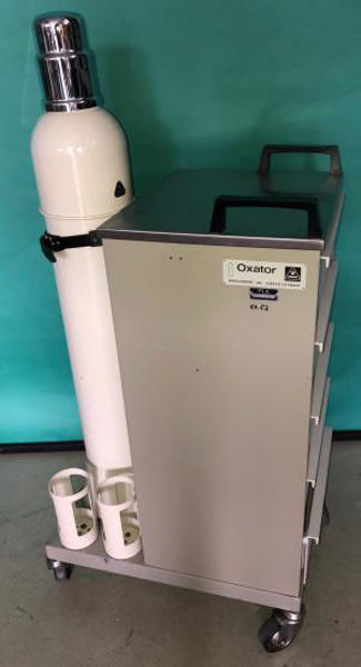 Picture of DRÄGER Oxator 2, fahrbarer Schubladenschrank mit Halterung für 2 Stück 10L-Flasche