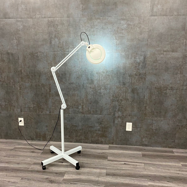Picture of Mobile Magnifying Light