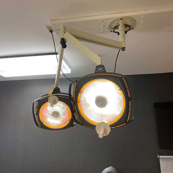 Picture of Dual Castle Surgical Light (Used)