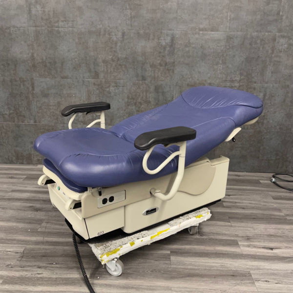 Picture of Midmark Ritter 623 Power Exam Table