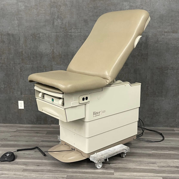 Picture of Midmark Ritter 223 Full Power Exam Table