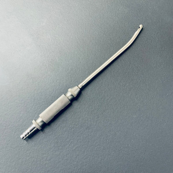 Picture of Robbins Liposuction Cannula 18 x 8 Bent One Hole Tip